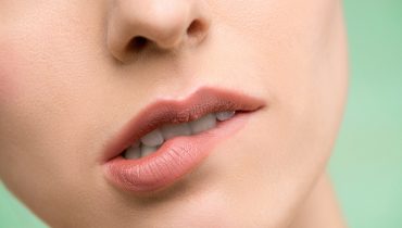 causes of dry chapped lips